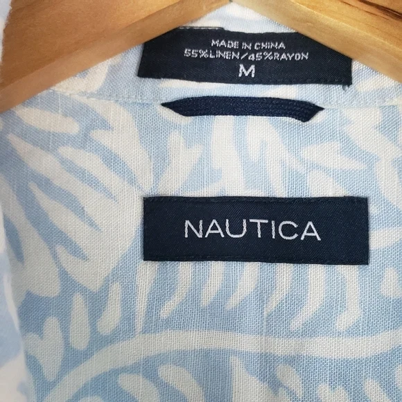 Nautica linen tropical Blue Palm button-down collar top - Picture 2 of 5